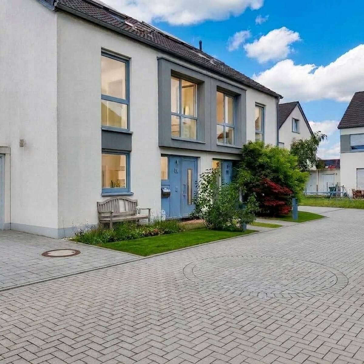 Familienfreundliche Doppelhaushälfte in Düsseldorf-Vennhausen - Wentzel Dr. – 40627 Düsseldorf – Bild 1 von 9