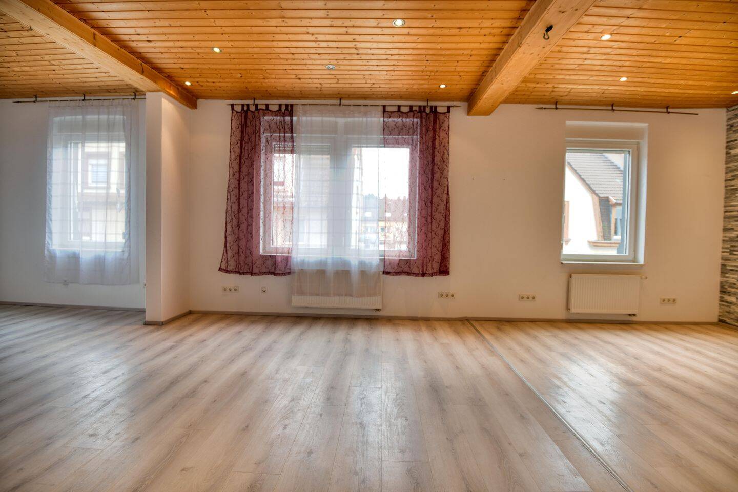 Bezugfsfreie 6 ZKBB mit XL-Panoramaterrasse & Gemeinschaftsgarten | Gepflegtes 2FH mit Garage – Mannheim – Vorschaubild 7