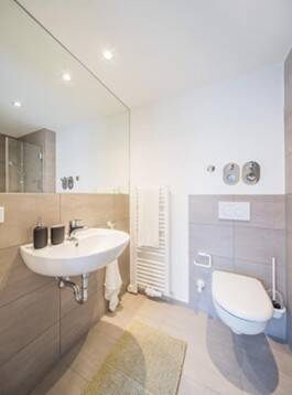 Möbliertes 1Zimmer-Apartment ca. 50 qm mit großer Dachterrasse – Perfekt für Pendler, Studenten und Berufstätige – Düsseldorf – Vorschaubild 6