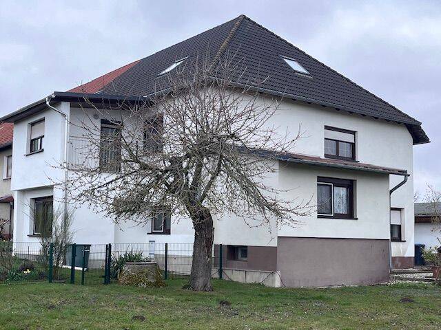 Familienfreundliches Haus mit Großer Wohnfläche in Gütterlitz, Auma-Weidatal – Auma-Weidatal – Bild 1 von 9