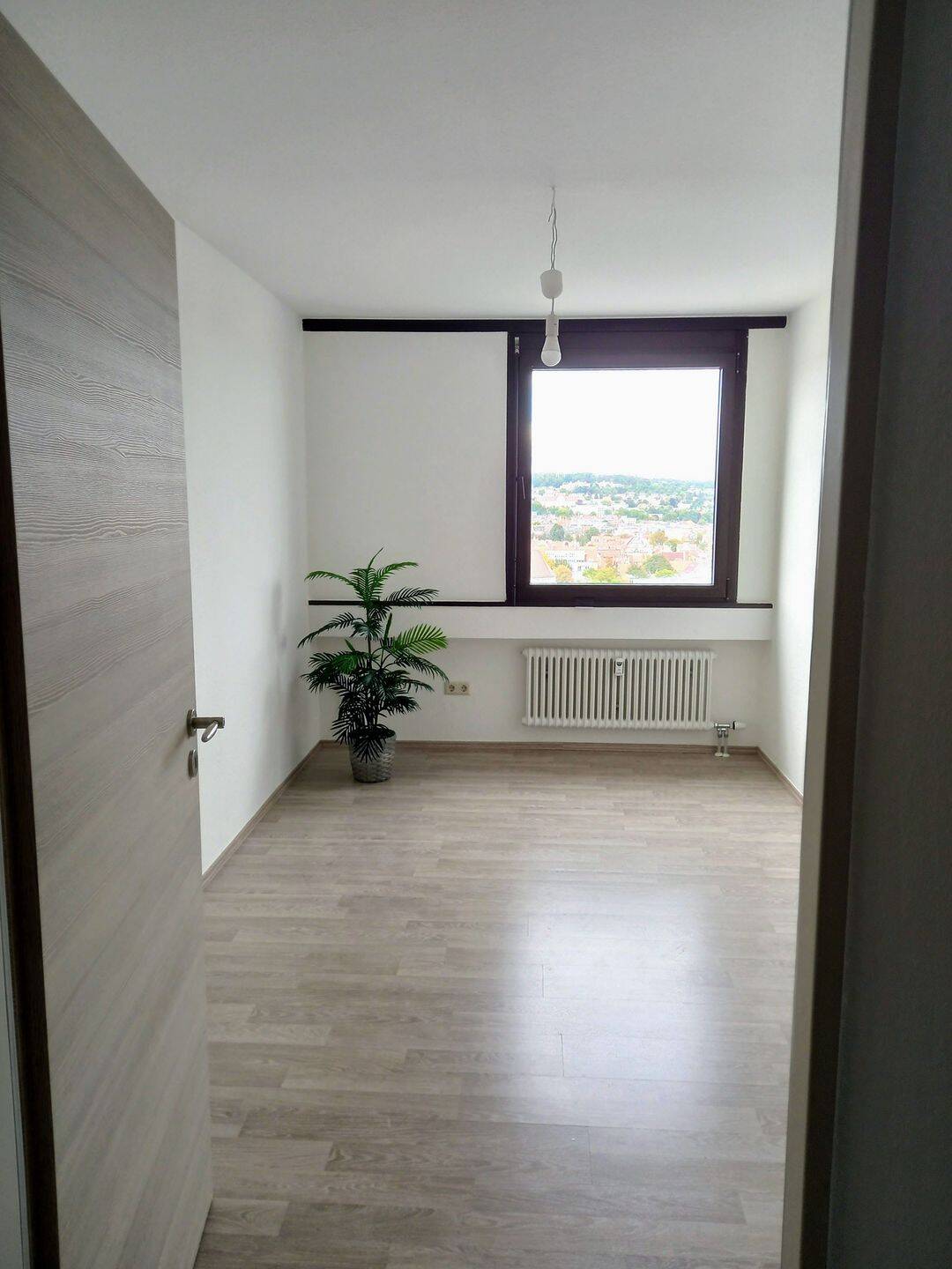 Großzügige 4-Zimmer-Eigentumswohnung mit Fernblick – Neu-Ulm – Vorschaubild 8