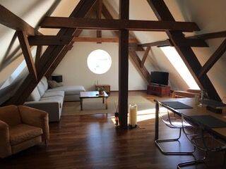 Traumhafte Dachgeschoß-Loft-Wohnung mit gehobener Ausstattung & TG-Stellplatz