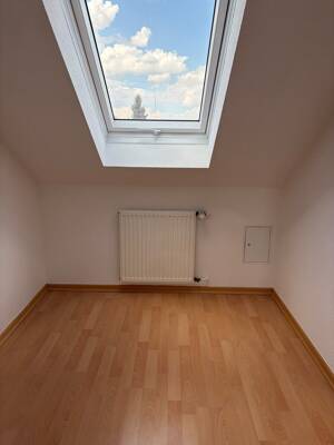 Zentrumsnah wohnen: Helle 4,5 Raum-Dachgeschosswohnung mit sonniger Terrasse – 99085 Erfurt – Vorschaubild 9