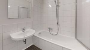 Hoch hinaus in die 6. Etage mit toller Aussicht – 6120 Halle (Saale) – Vorschaubild 4