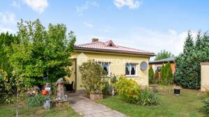 Ein Zuhause mit Herz: saniertes Einfamilienhaus mit Kamin und Gartenidylle – 13127 Berlin – Vorschaubild 1
