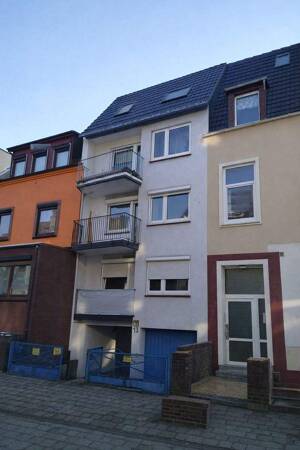 2 gepflegte und moderne 1 Zimmer Dachgeschosswohnungen