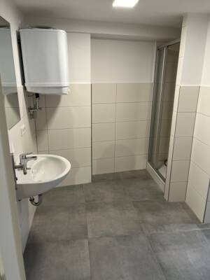 Helle 2-Zimmerwohnung - Frei - DG - Duschbad - Einbauküche - Renoviert - Kein Aufzug – 90478 Nürnberg – Vorschaubild 6