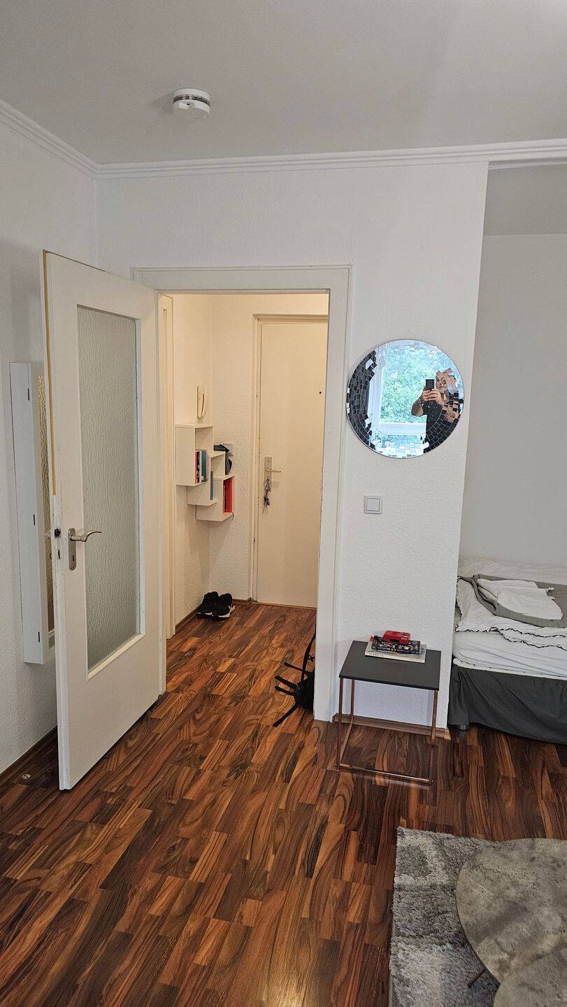 Helle, möblierte Wohnung – Hamburg – Vorschaubild 5