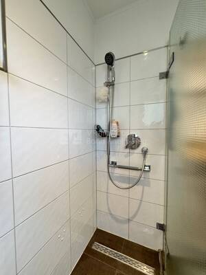 Charmantes Zweifamilienhaus in Bonn-Friesdorf mit Garten & Dachterrasse! – 53175 Bonn – Vorschaubild 8