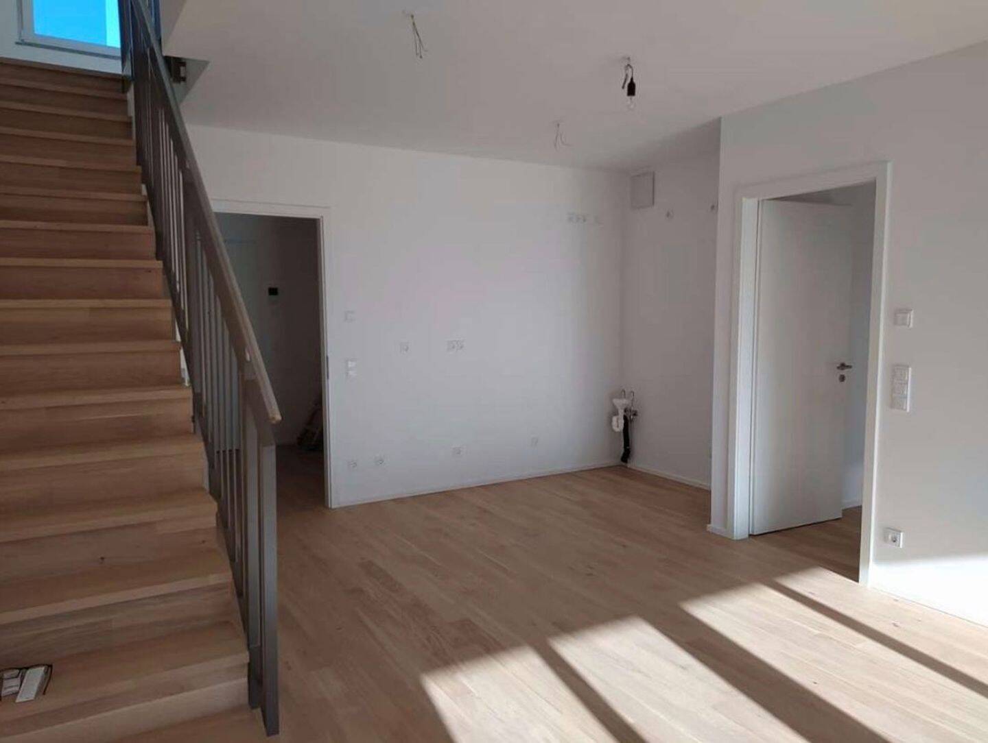 Super Dachterrassenwohnung, ruhig, hell, am Park, S-Bahn 200 m. – München – Vorschaubild 4