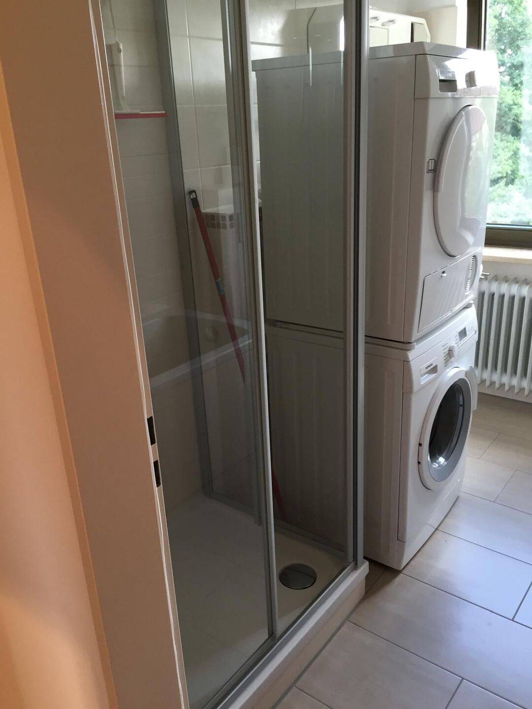 Möblierte 2-Zimmer-Wohnung, schön eingerichtet, in ruhiger und trotzdem gut angebundener Lage in Augsburg-Göggingen – Augsburg – Vorschaubild 9
