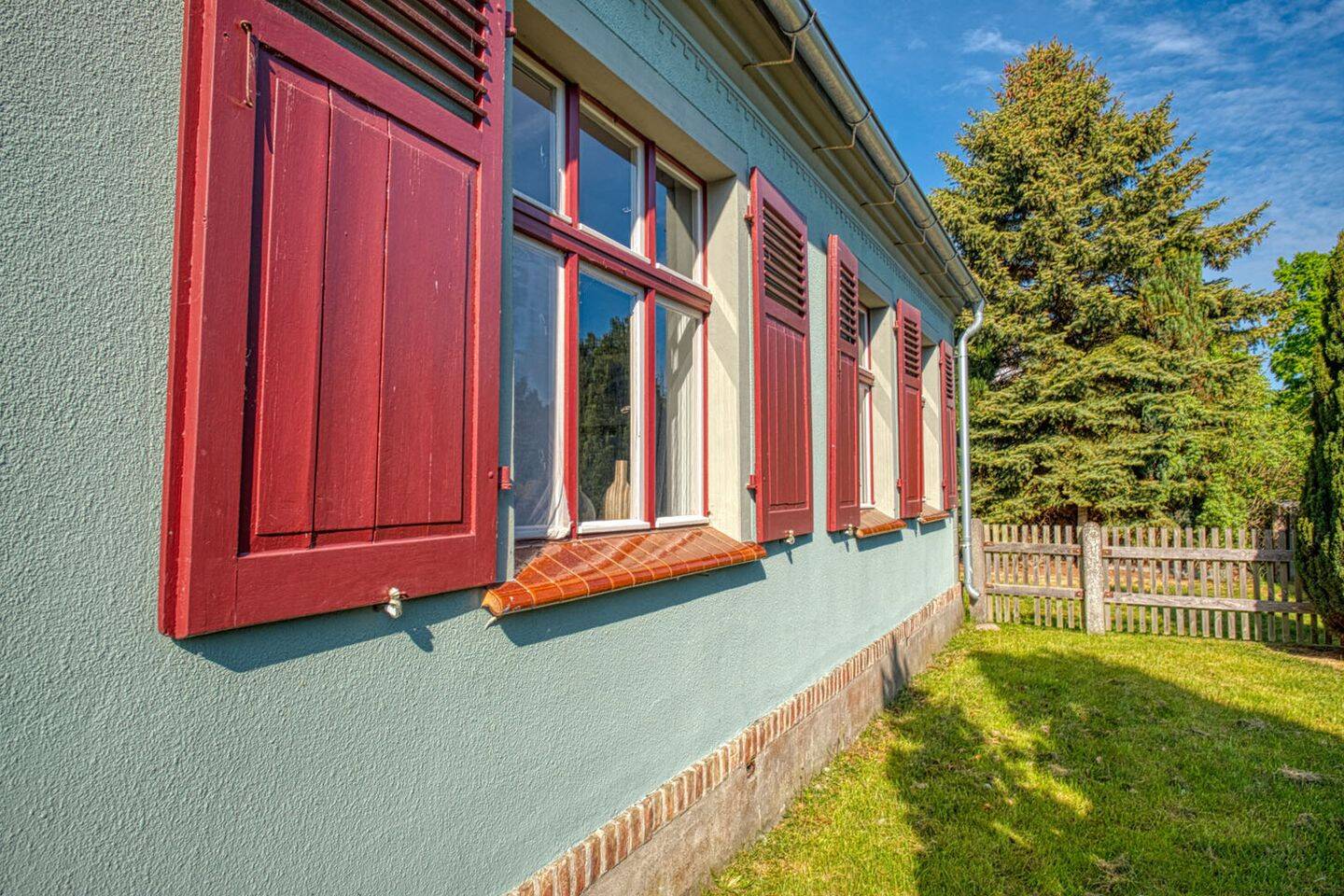 Historische Öfen, Dielenböden und Sauna: Charmantes Haus mit großem Grundstück nahe des Haffs – Ahlbeck – Vorschaubild 3