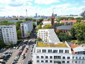 Dachgeschoß / Erstbezug / Lift / hohe Räume / große Terrasse / hohe Räume / S/O Ausrichtung – 10243 Berlin – Vorschaubild 3