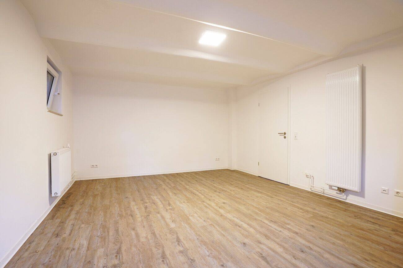Großfamilien aufgepasst - Haus mit 12 Zimmern! – Hannover – Vorschaubild 3
