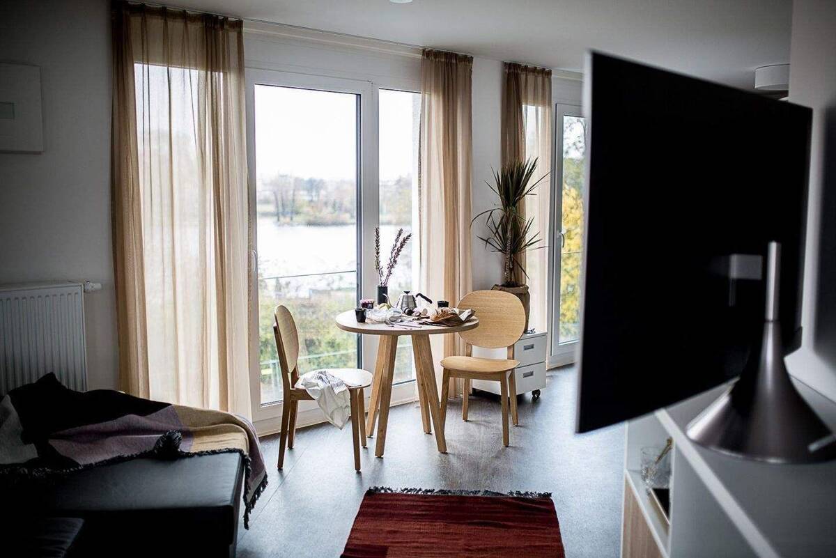 Möblierte Komfort XL-Apartments im "Main Atrium" auf der Hafeninsel – 63067 Offenbach am Main – Bild 1 von 9