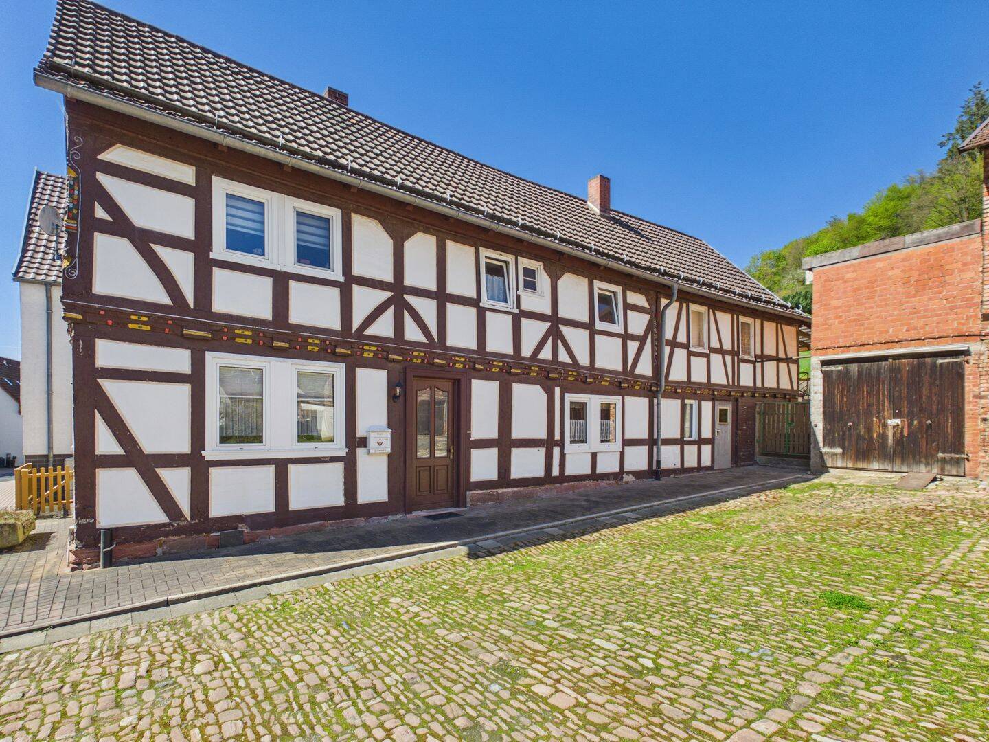 Historisches Fachwerkanwesen mit Scheune, Nebengebäuden und großzügigem Grundstück in Philippsthal – Philippsthal – Vorschaubild 2