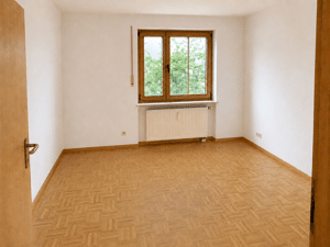 Charmante 2-Zimmer-Wohnung mit zwei Balkonen in gepflegter Wohnanlage in München-Trudering – 81825 München – Vorschaubild 4
