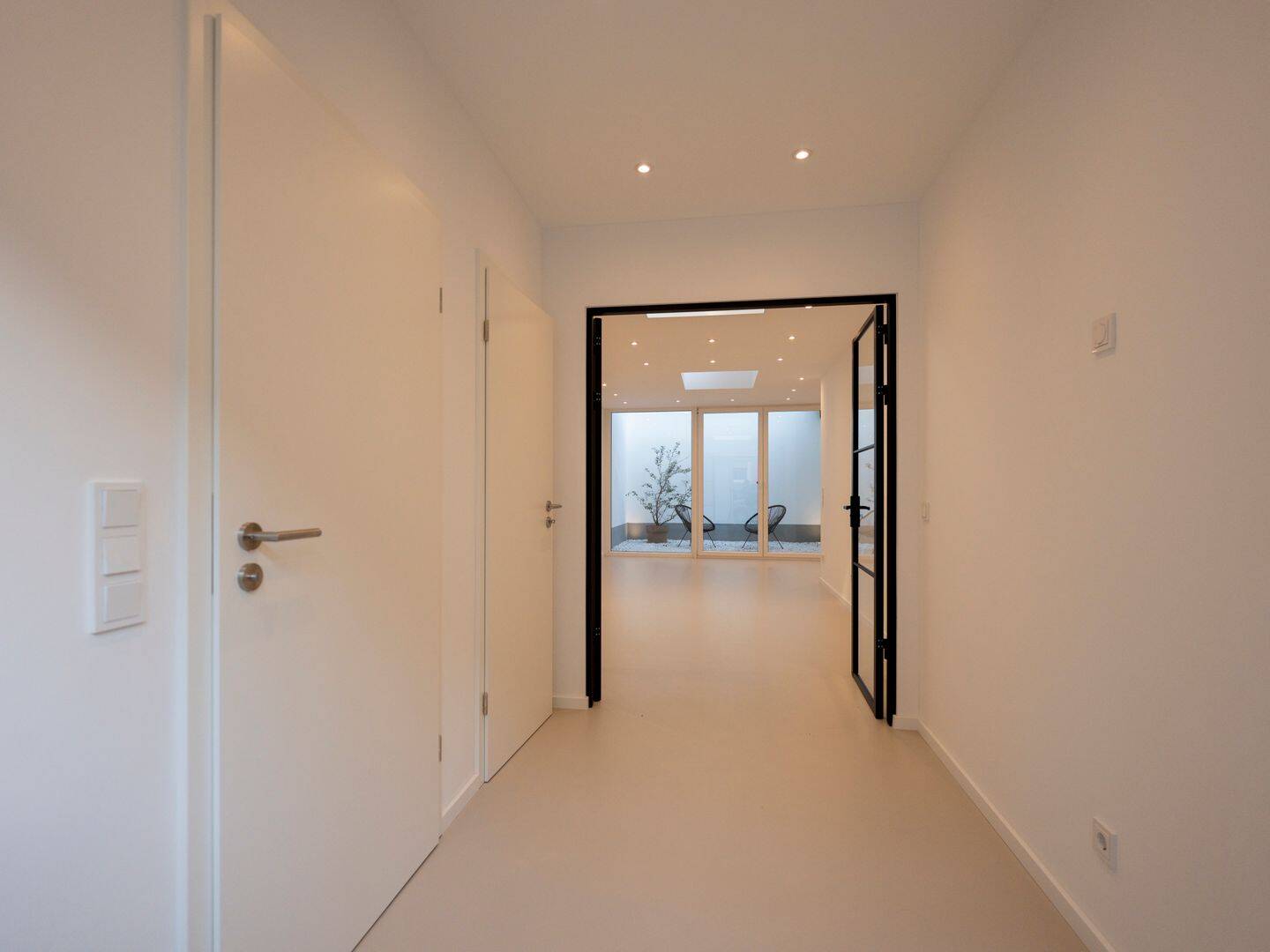 Exklusive Designerwohnung mit Atrium in Bestlage der Kölner Altstadt, direkt am Rhein! – Köln – Vorschaubild 3