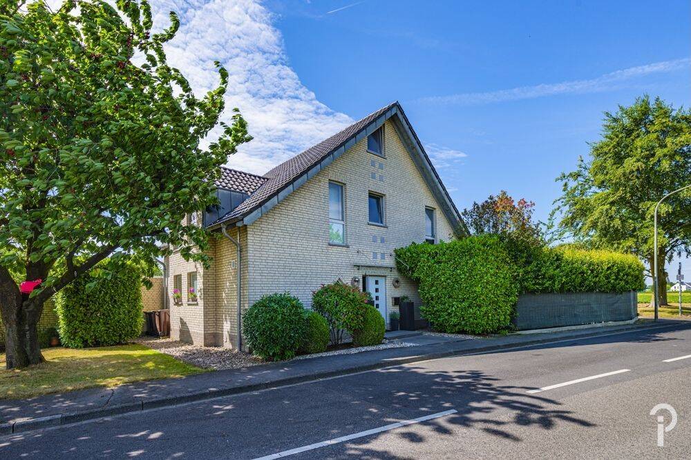 Charmantes und äußerst gepflegtes Einfamilienhaus mit hohem Wohnkomfort für junge Familien und Paare