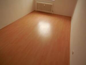 Renovierte 3 Zim.-Whg. mit Balkon und Aufzug