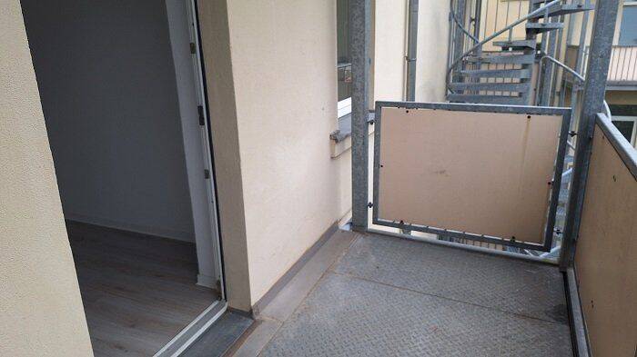 seniorengerechte 1,5 Raumwohnung mit Balkon und Duschbad – Chemnitz – Vorschaubild 5