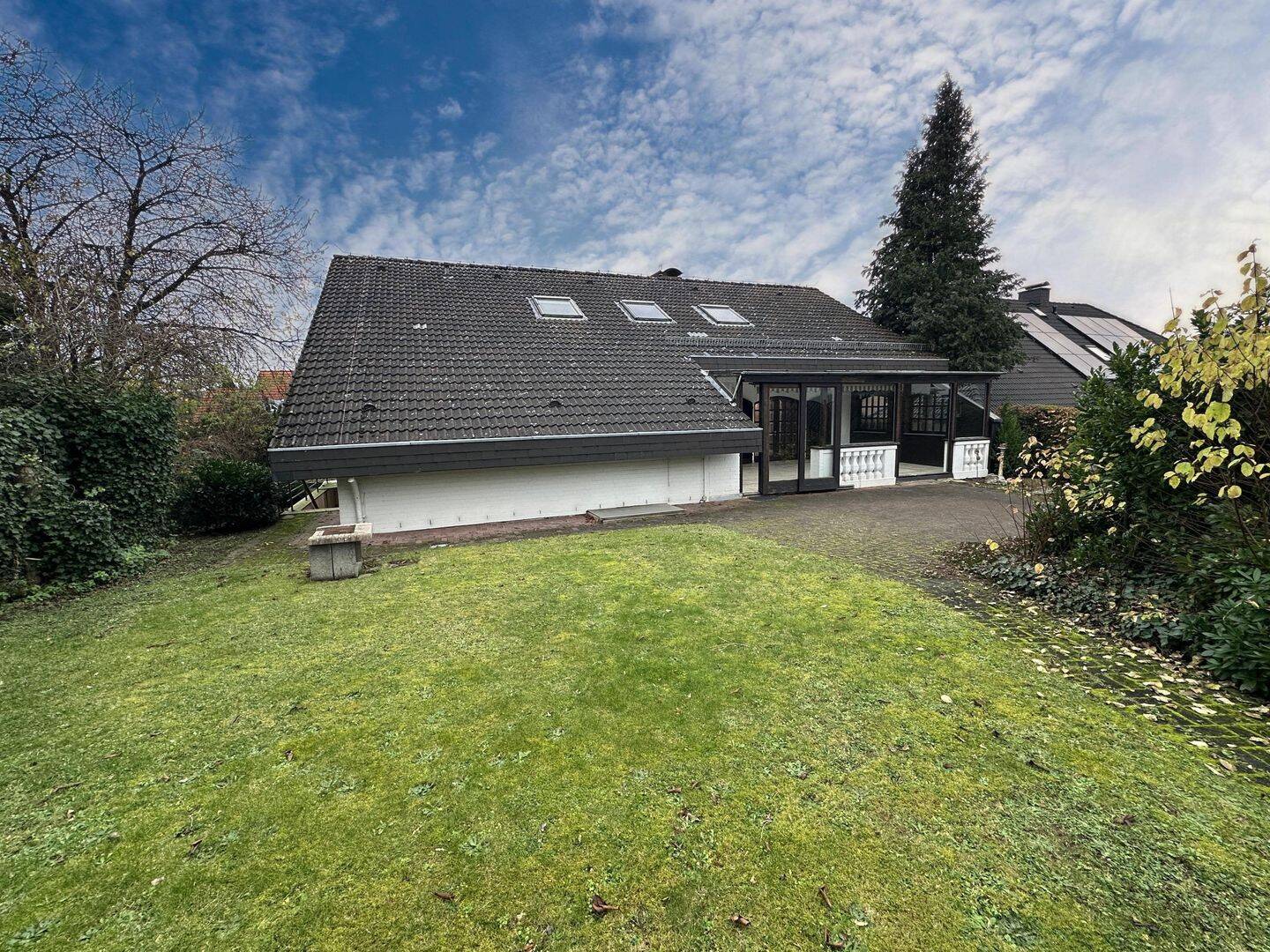 ***Freistehendes Einfamilienhaus mit zusätzlichem Baugrundstück*** – Steinheim – Vorschaubild 2