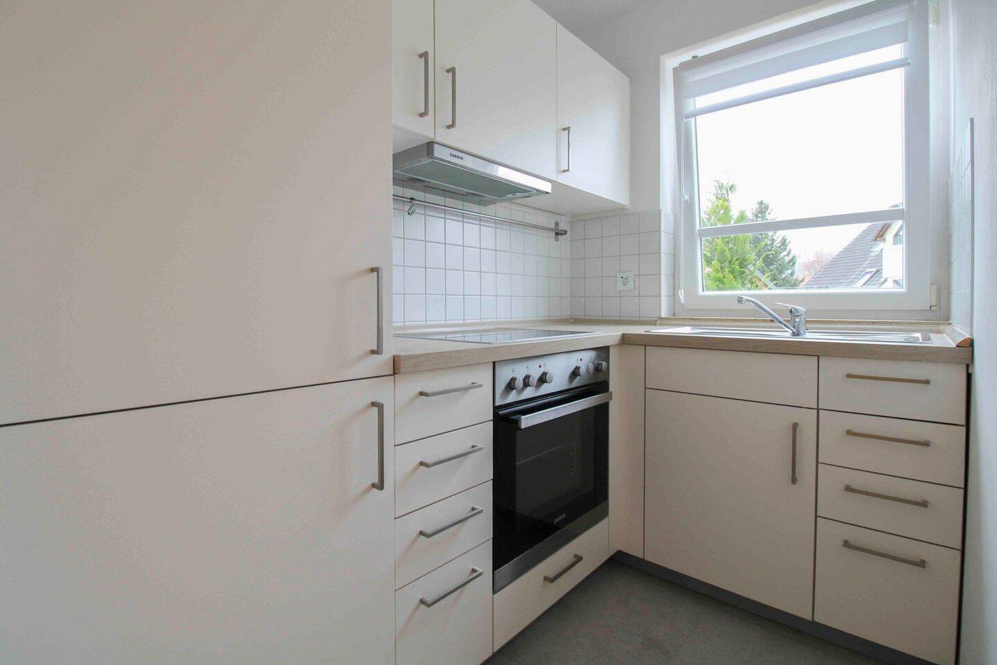 *Bezugsfrei* Moderne Maisonette-Wohnung mit EBK, Galerie und Stellplatz - frisch saniert – Chemnitz – Vorschaubild 2