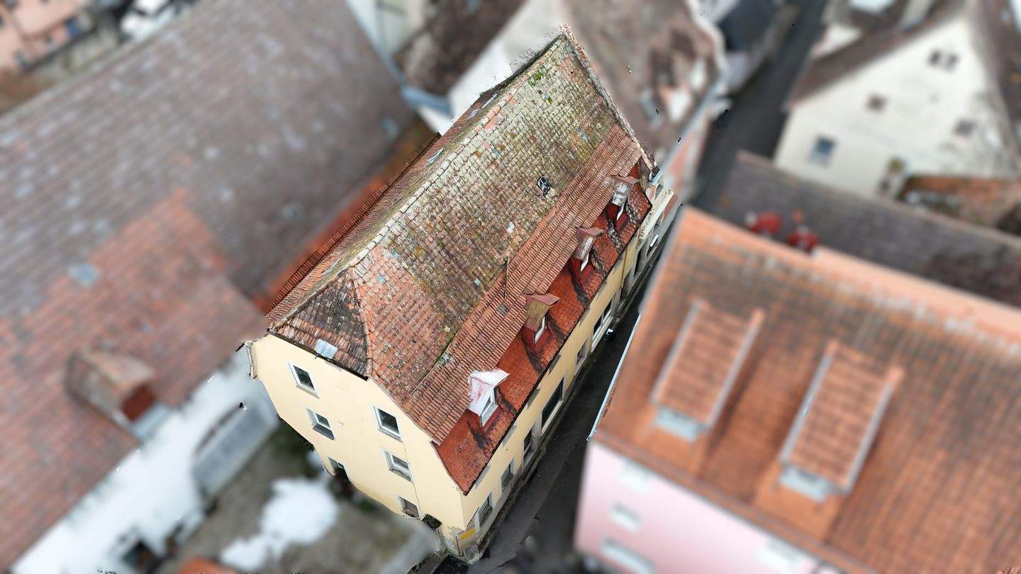 Wohn- und Geschäftshaus in der Ochsenfurter Altstadt – Sanierungsobjekt mit attraktiver Entwicklungsperspektive – Ochsenfurt – Bild 1 von 8