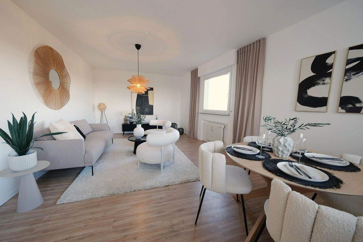 Einziehen statt renovieren: Hochwertig sanierte 3-Zimmer Wohnung mit Panorama-Blick – Schweinfurt – Bild 1 von 9