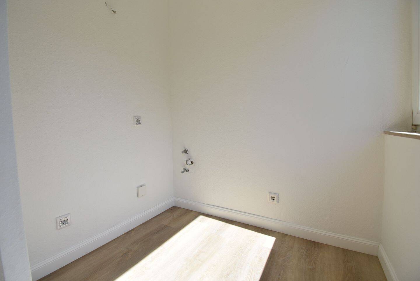 Renoviert! Modernes Apartment mit viel Tageslicht in KR-City – Krefeld – Vorschaubild 3