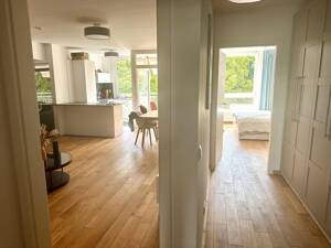 Zentrale & kernsanierte 3-Zimmer-Wohnung mit Loggia und Blick ins Grüne (befristet) – 10787 Berlin – Vorschaubild 6