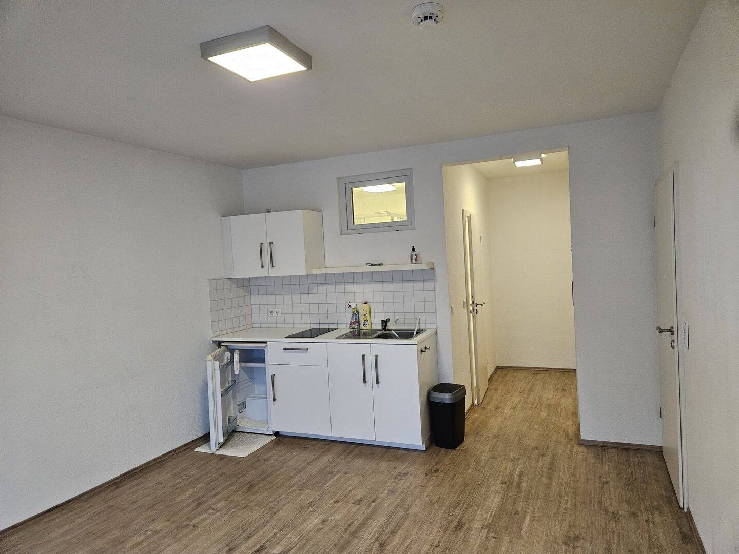 Sorglos-Studentenwohnung mit Küche - direkt an der Uni! All-Inclusive! Nur für Studenten und Azubis