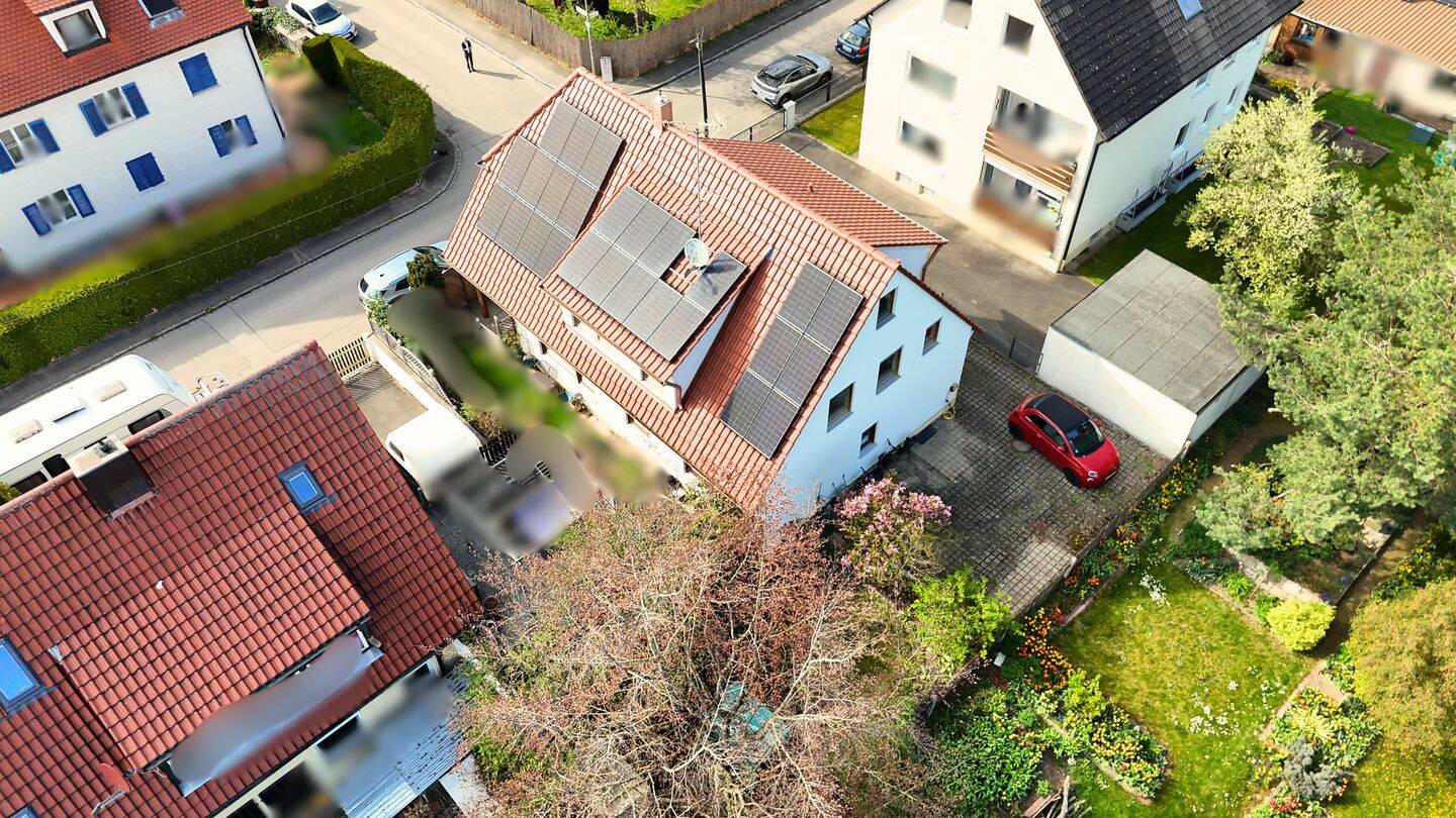 FREIE, HELLE 3 ZIMMER-DG-WOHNUNG MIT GROßEM BALKON UND EIGENEM GARTEN IN SCHÖNER WOHNLAGE – Augsburg – Vorschaubild 3