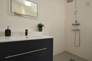 Modern möblierte 1-Zimmerwohnung in Würzburg/Heuchelhof mit Wlan – 97084 Würzburg – Vorschaubild 4