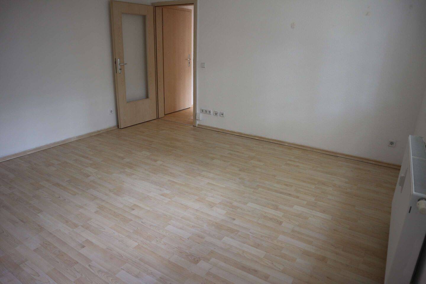 Mieter ab 1.8. gesucht ! 1. OG - INKL EBK !- geräumige Küche - Balkon ! – Chemnitz – Vorschaubild 8