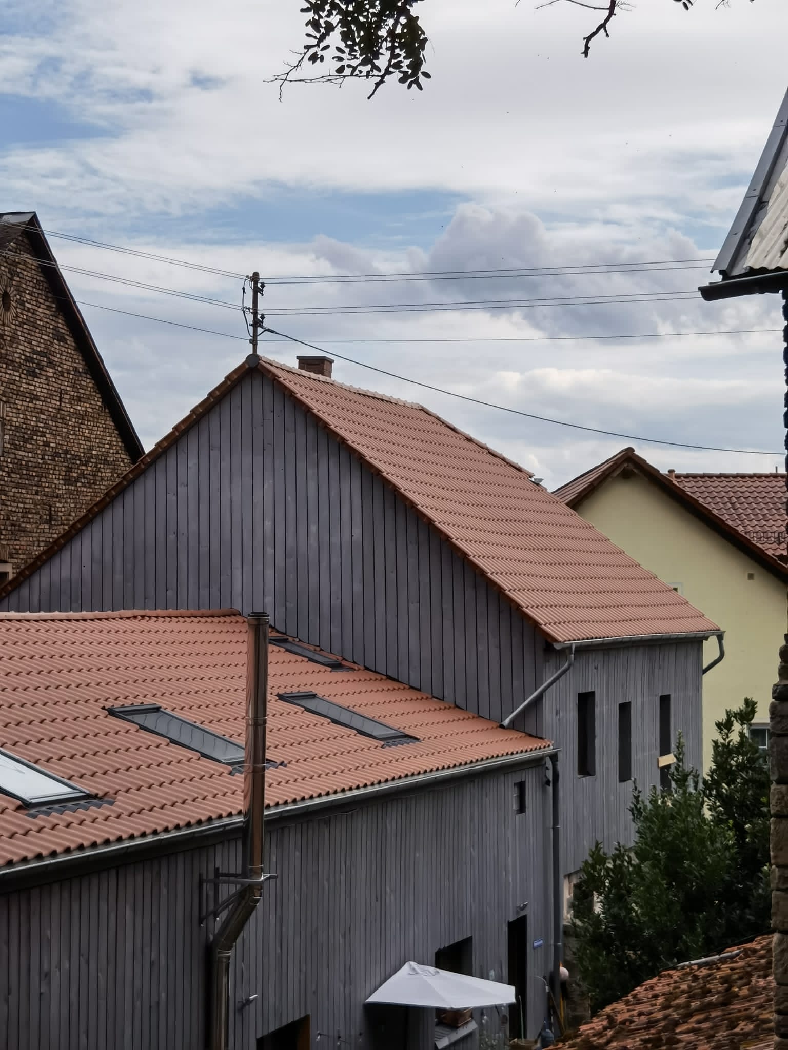 Zwei Häuser zu einem Preis! Zweifamilienhaus mit Innenhof und Grundstück in Nußbaum zu verkaufen – Nußbaum – Vorschaubild 2