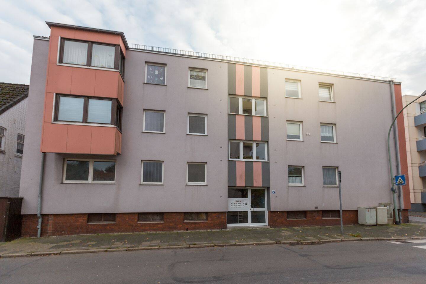 Frisch renovierte 2-Zimmer-Wohnung im Hochparterre in Bremerhaven-Lehe!