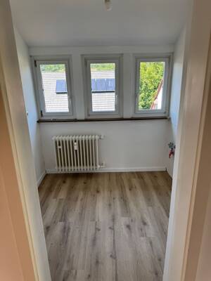 Schöne 4 Zimmer Dachgeschosswohnung – 70378 Stuttgart – Vorschaubild 3