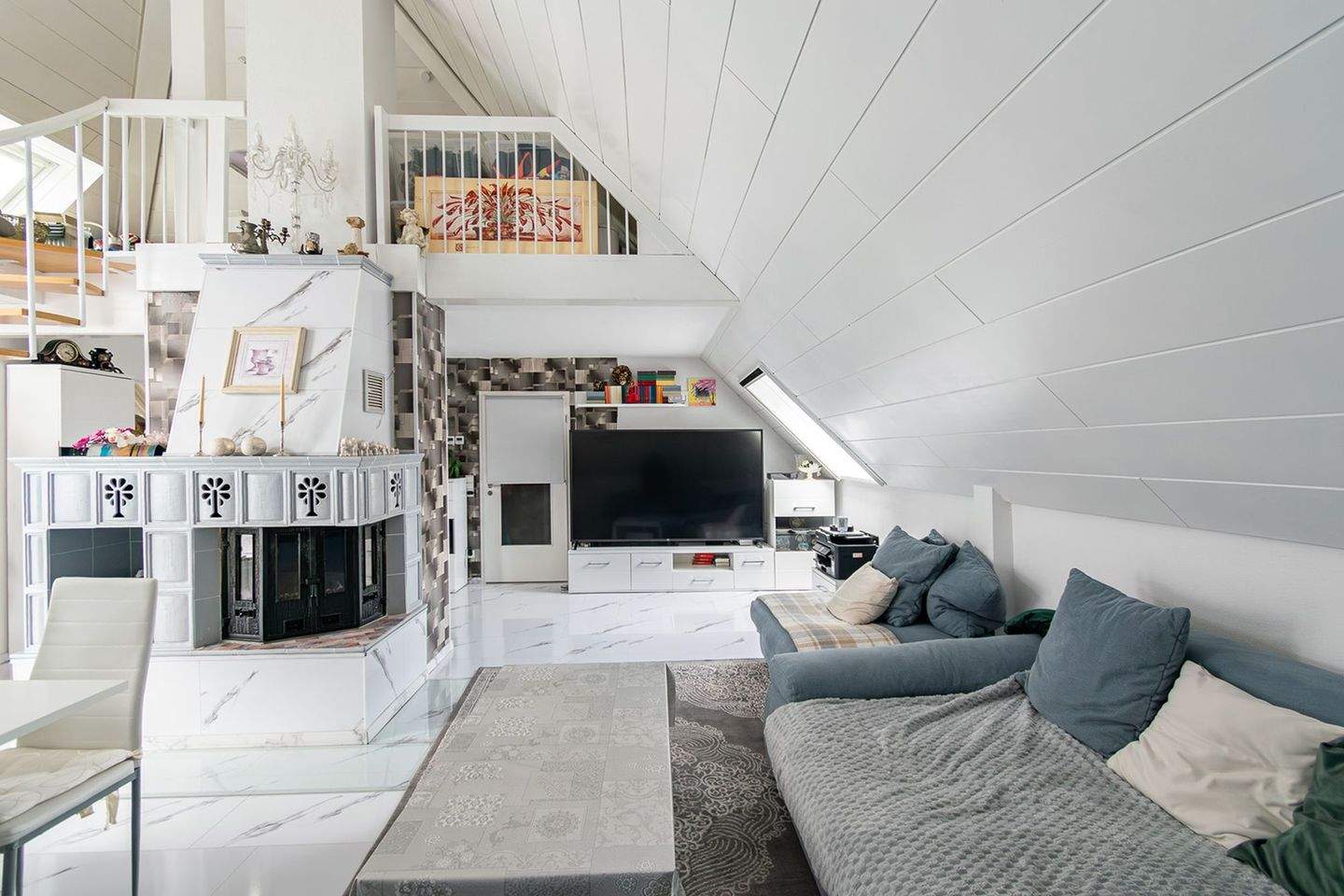Maisonette-Wohnung mit Empore, Dachterrasse und beeindruckender Berg- und Seesicht! – Tettnang – Vorschaubild 3