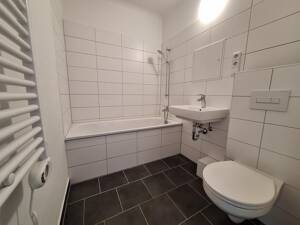 **2 Räume, Balkon und traumhafter Grünblick** – 39128 Magdeburg – Vorschaubild 3