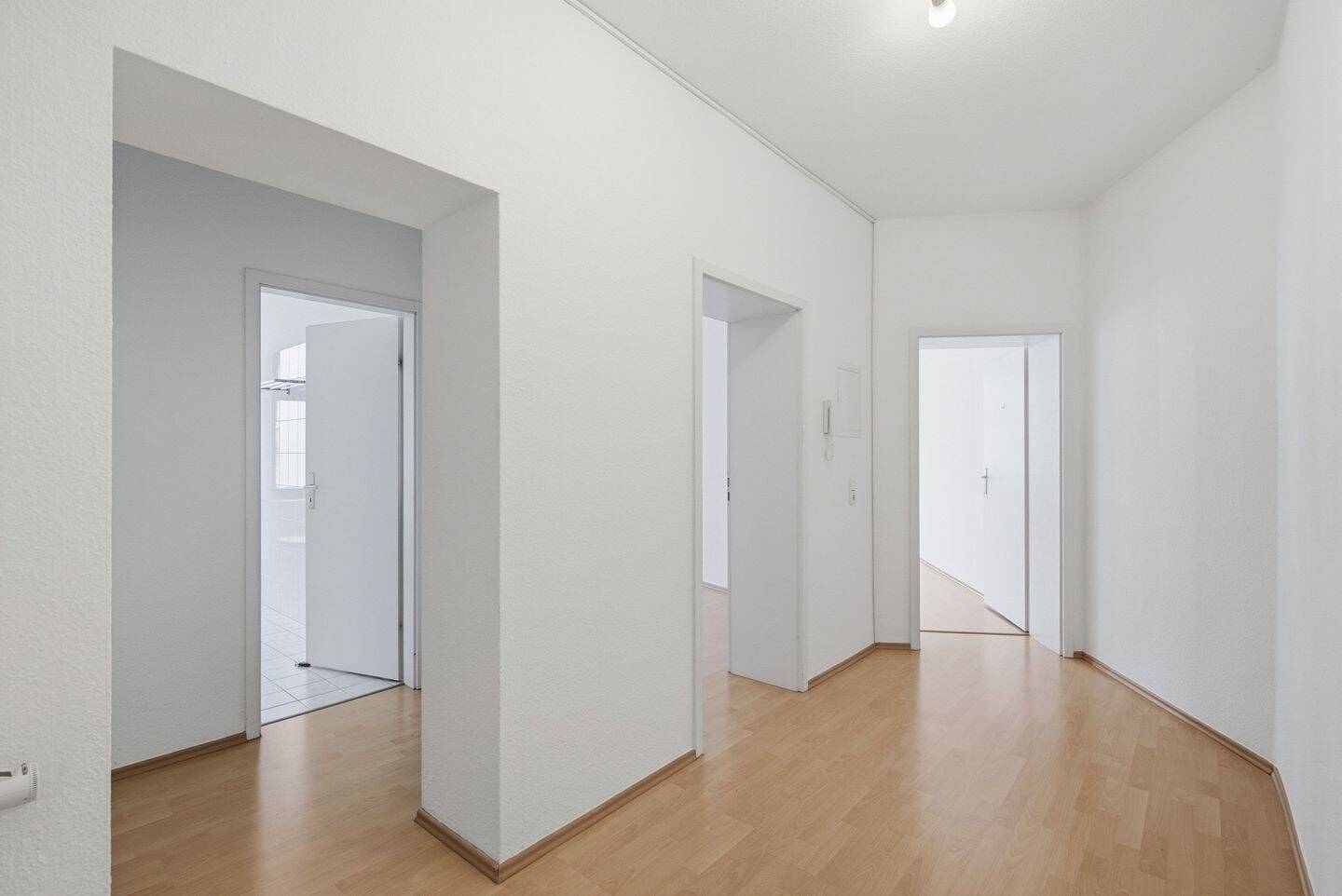 Leerstehende 2-Zimmer-Wohnung mit Aufzug und Einbauküche in beliebter Lage von Leipzig-Leutzsch! – Leipzig – Vorschaubild 9