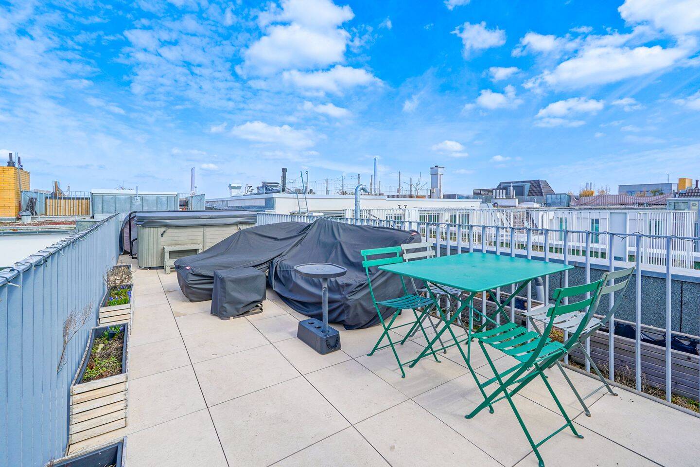Exklusives Penthouse mit Dachterrasse und Whirlpool – Berlin – Vorschaubild 3