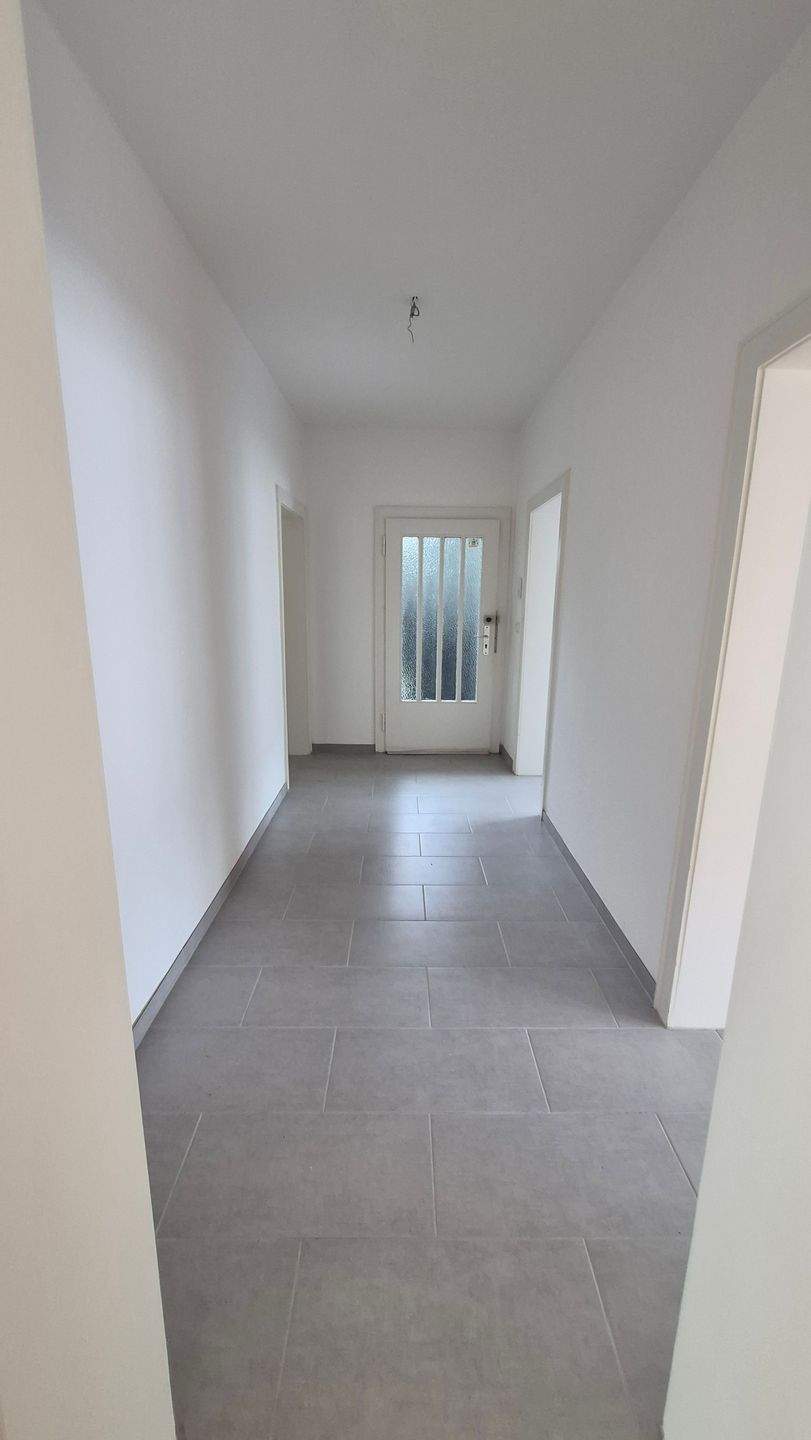 Top geschnittene und renovierte Altbauwohnung mit Flair und großer Terrasse. Nähe Tierpark ! Traumhafter Ausblick ins Wäldchen ! – Mönchengladbach – Vorschaubild 8