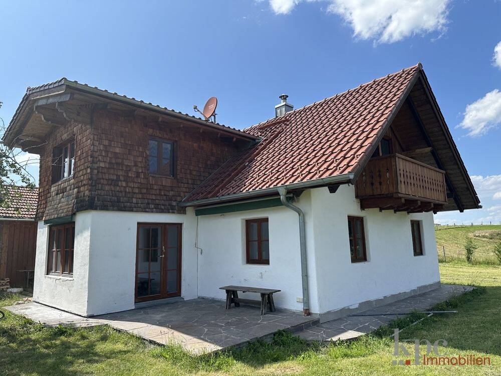 Berg - Wunderbares Haus in idyllischer Alleinlage. Bestens modernisiert - Technisch hochwertig.