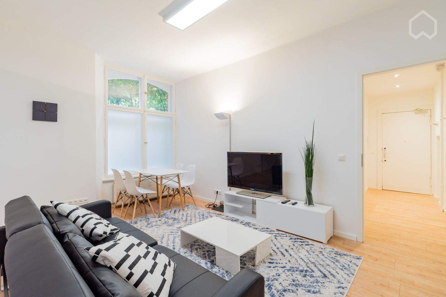 Moderne, stilvolle und sehr zentral gelegene und renovierte Wohnung - mit allem inklusive! – Berlin – Vorschaubild 2