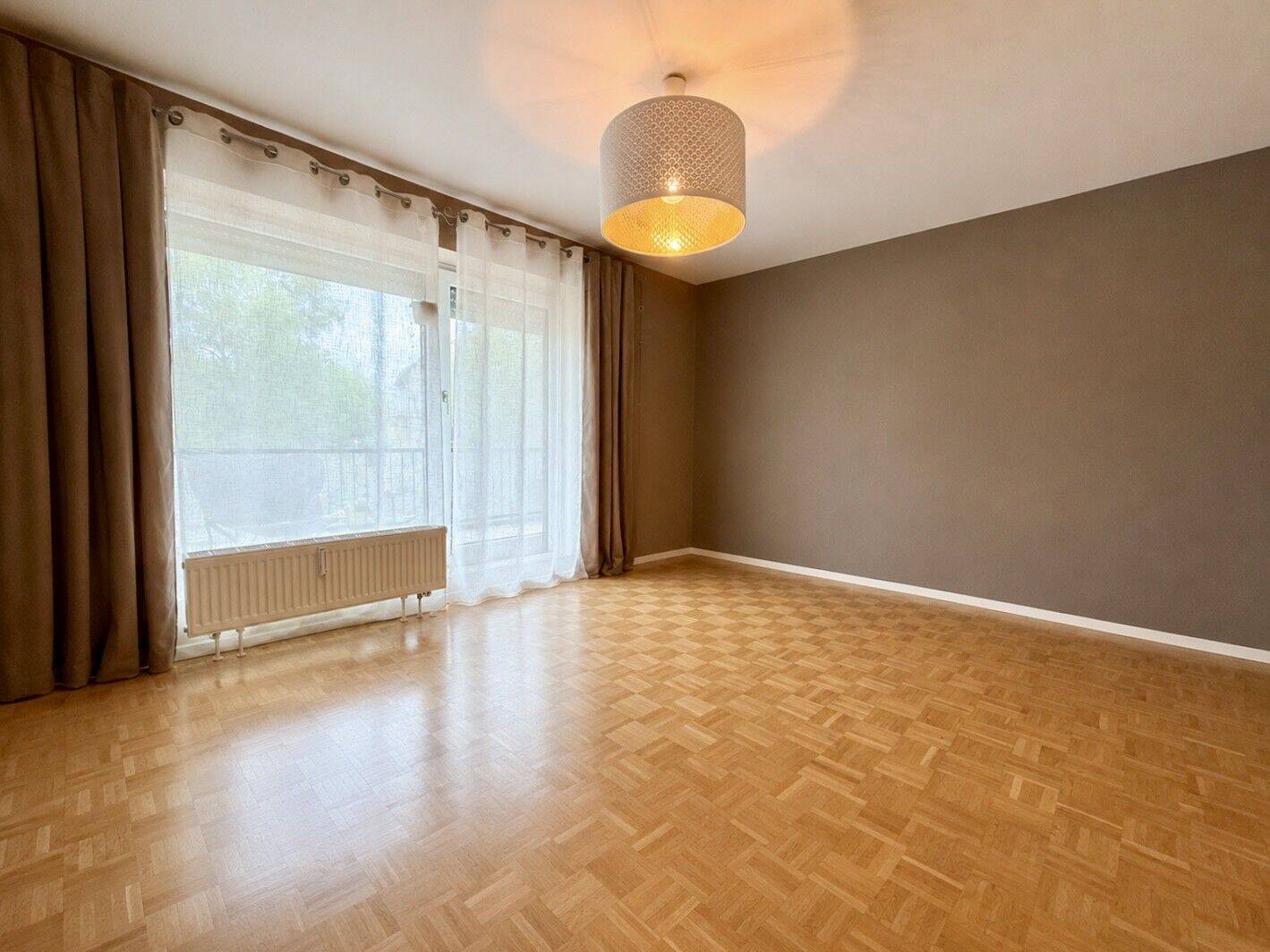 ***Top Kapitalanlage*** 2- Zimmer Etagenwohnung mit Balkon und PKW-Stellplatz am Schmölderpark! – Mönchengladbach – Vorschaubild 2