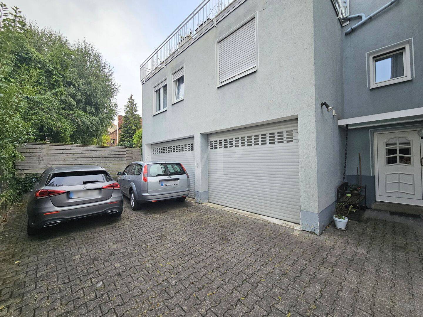 Wohnen und Arbeiten unter einem Dach: Wohn- und Geschäftshaus in zentraler Lage von Neu-Anspach – Neu-Anspach – Vorschaubild 2