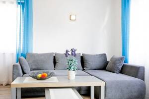 modernes gepflegtes 2-Zimmer-Apartment in Stuttgart-Hofen mit Balkon und Stellplatz - WOHNEN AUF ZEIT – 70378 Stuttgart – Vorschaubild 2