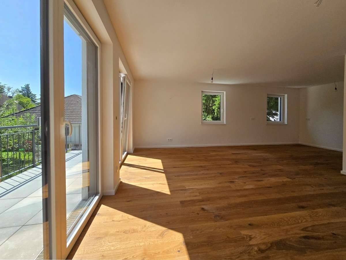 Bezugsfertige DG-Maisonettewohnung (provisonsfrei) in Trudering – 81825 München – Bild 1 von 9
