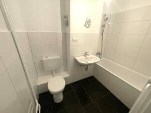Helle 3-Zimmer-Etagenwohnung mit neuem Badezimmer in Wolfsburg – 38448 Wolfsburg – Vorschaubild 4